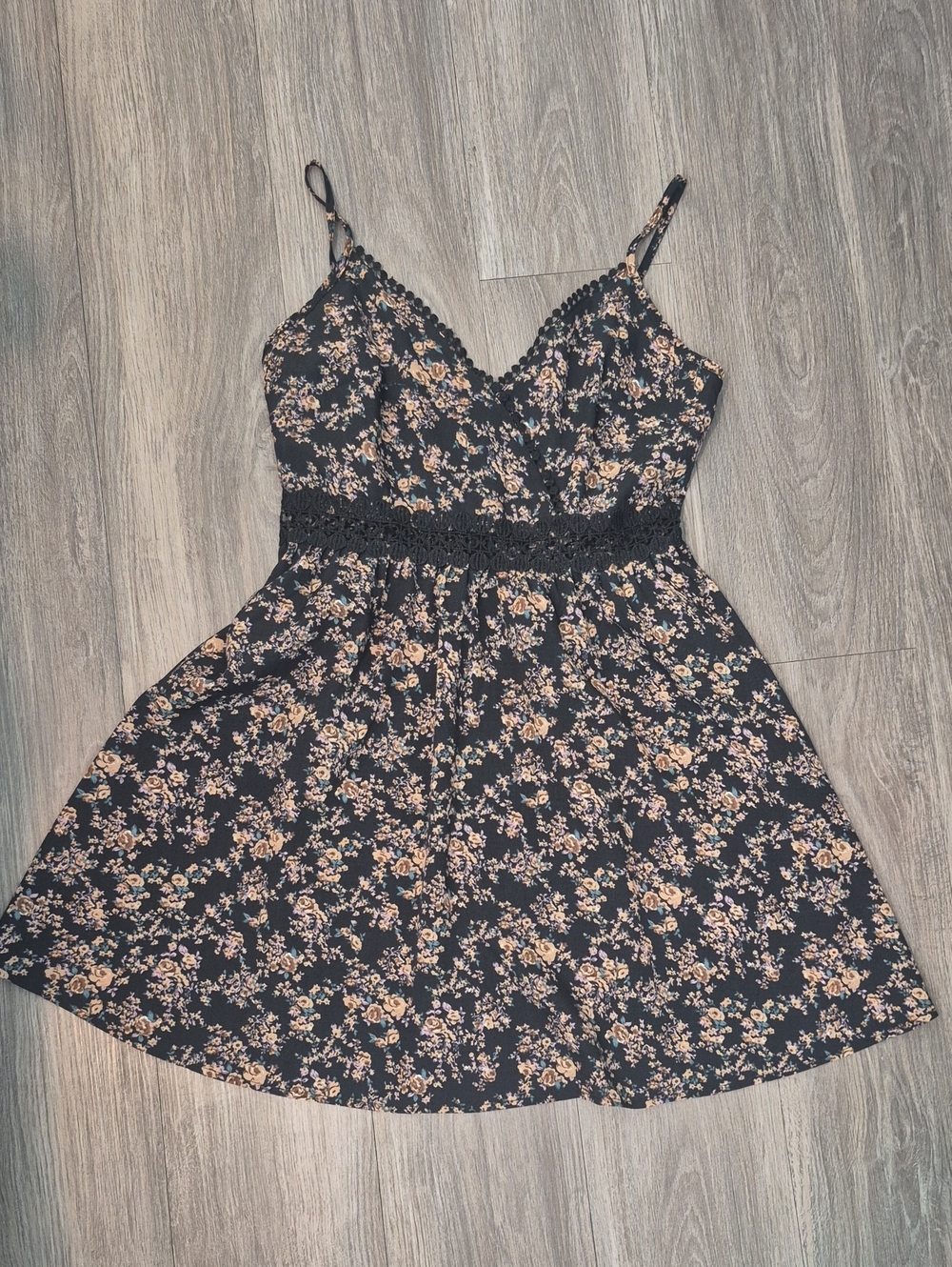 Floral Lace-Trim Black & Beige Chemise Nightdress